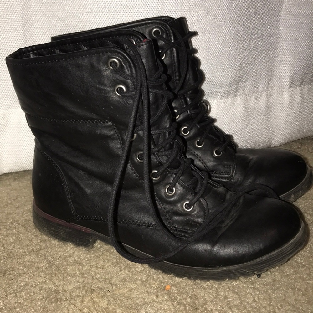 Combat boots